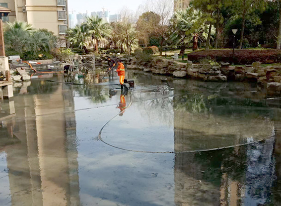 万柏林景观池淤泥清理